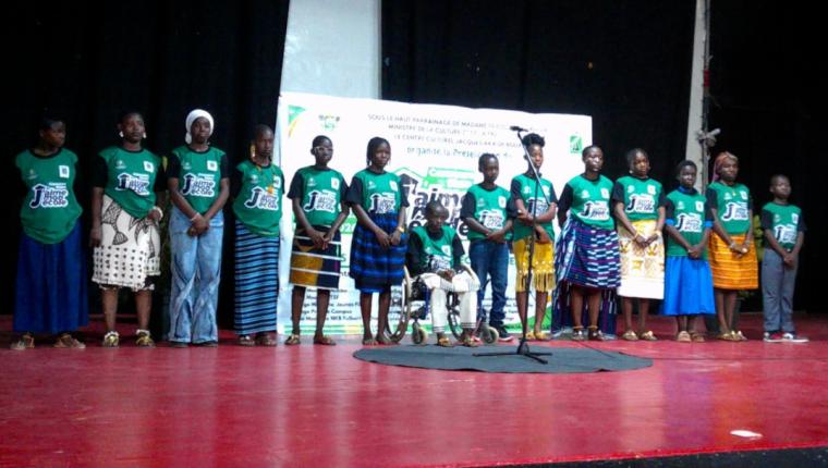 Bouaké : la 4e édition du concours de slam « J’aime Mon École » consacre les talents de la parole engagée